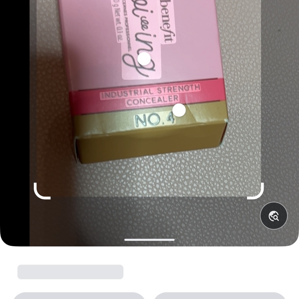 Benefit concealer color of the full coverage - Picture 4 of 7